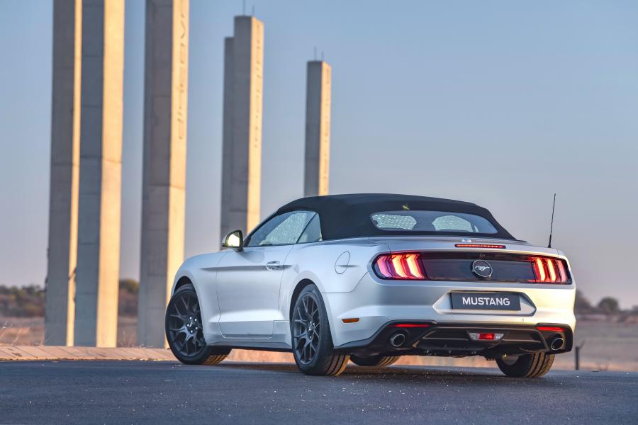  Ford Mustang EcoBoost Convertible 2019 года  (ZA) (фото 26 из 40)
